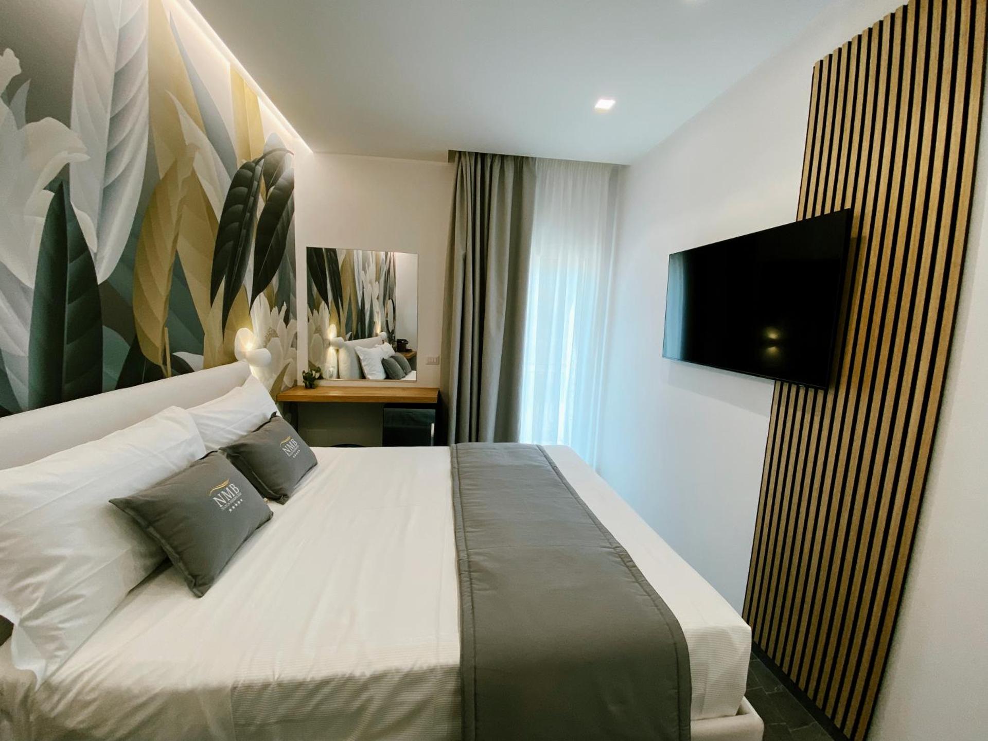 Deluxe Double Room with City View