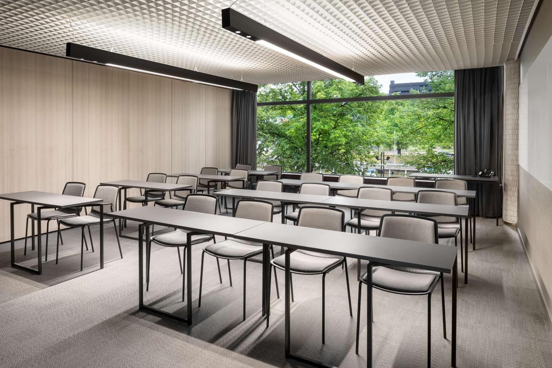 Meeting/conference room