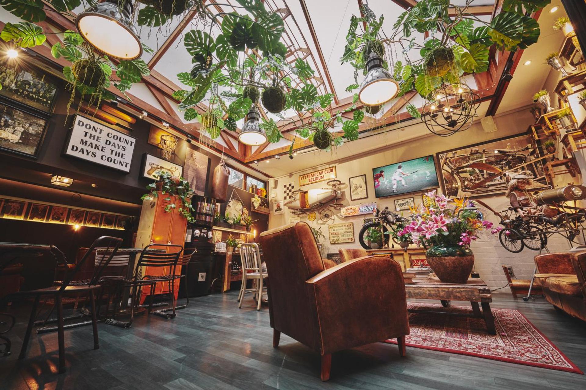 Communal lounge/ TV room