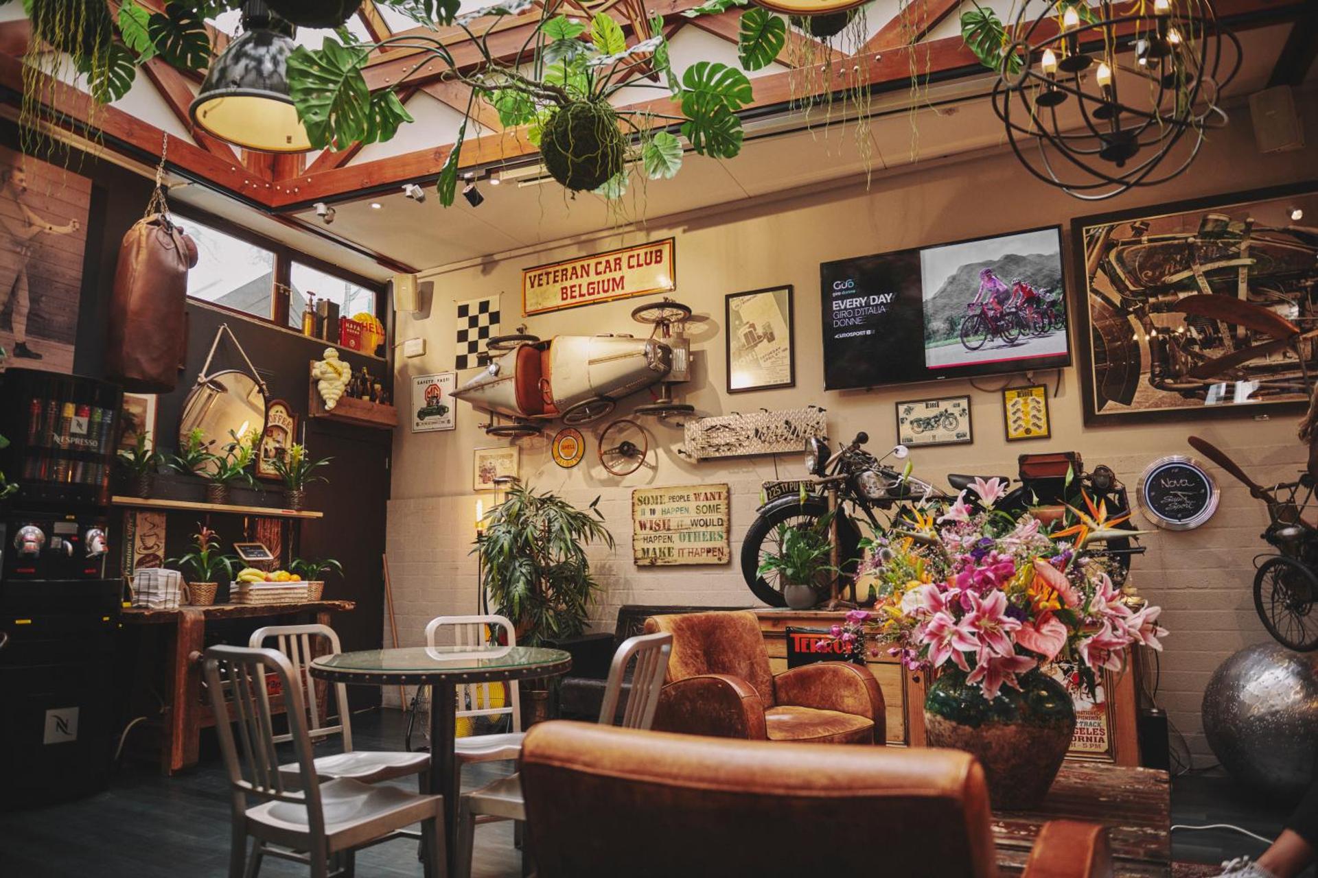 Communal lounge/ TV room