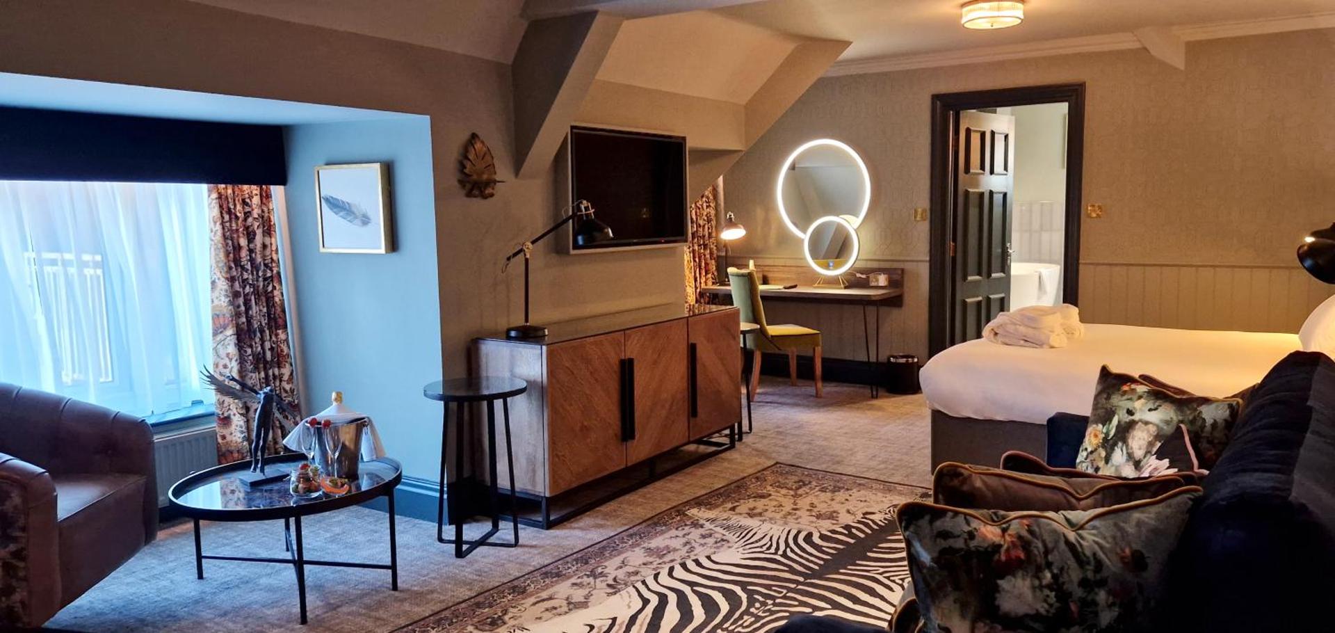 Photo of the whole room