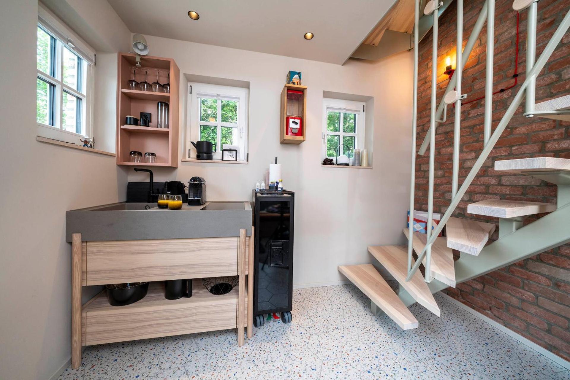 Kitchen or kitchenette