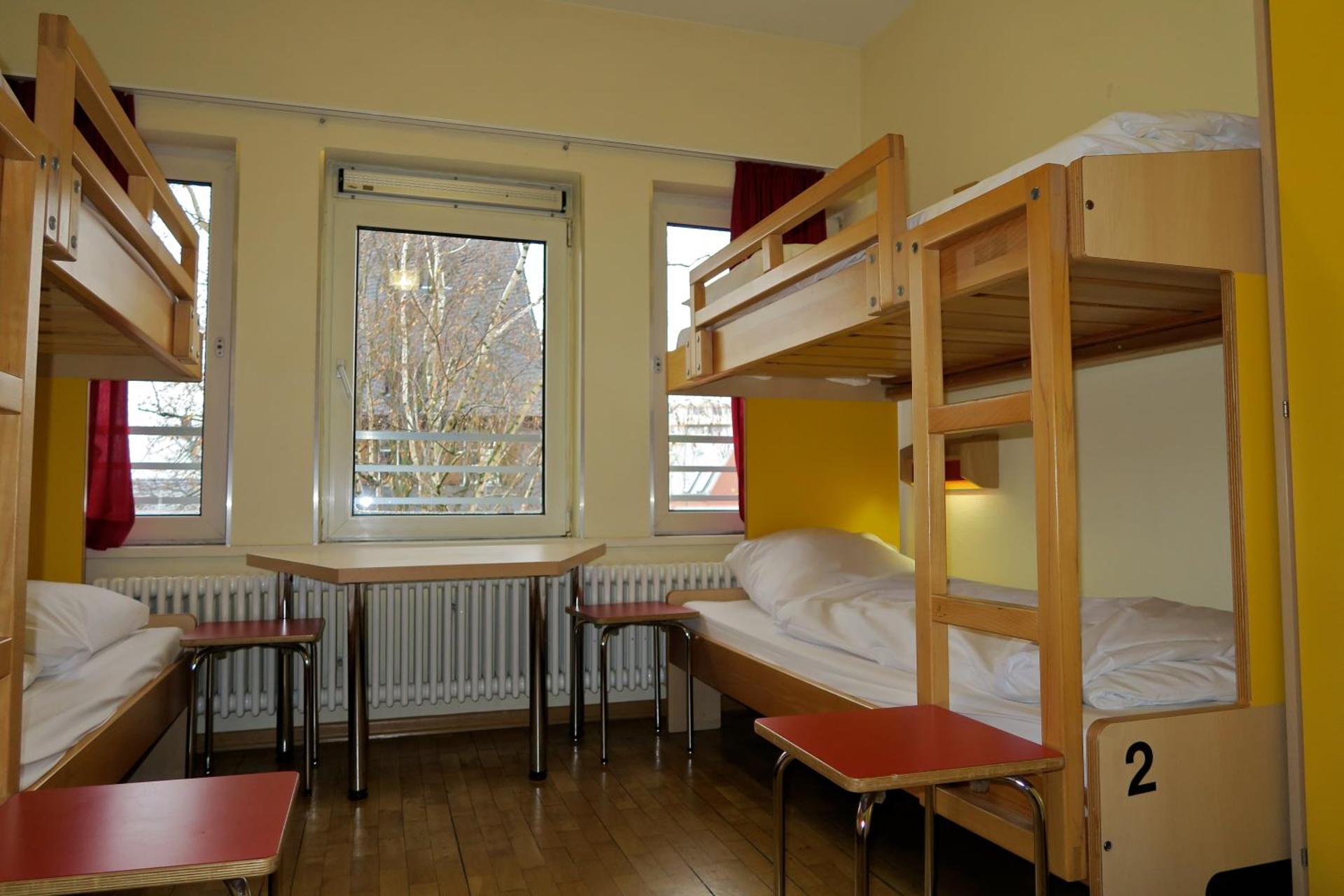 Bed in Female 4-Bed/ 6-Bed Dormitory Room with Shower and Toilet