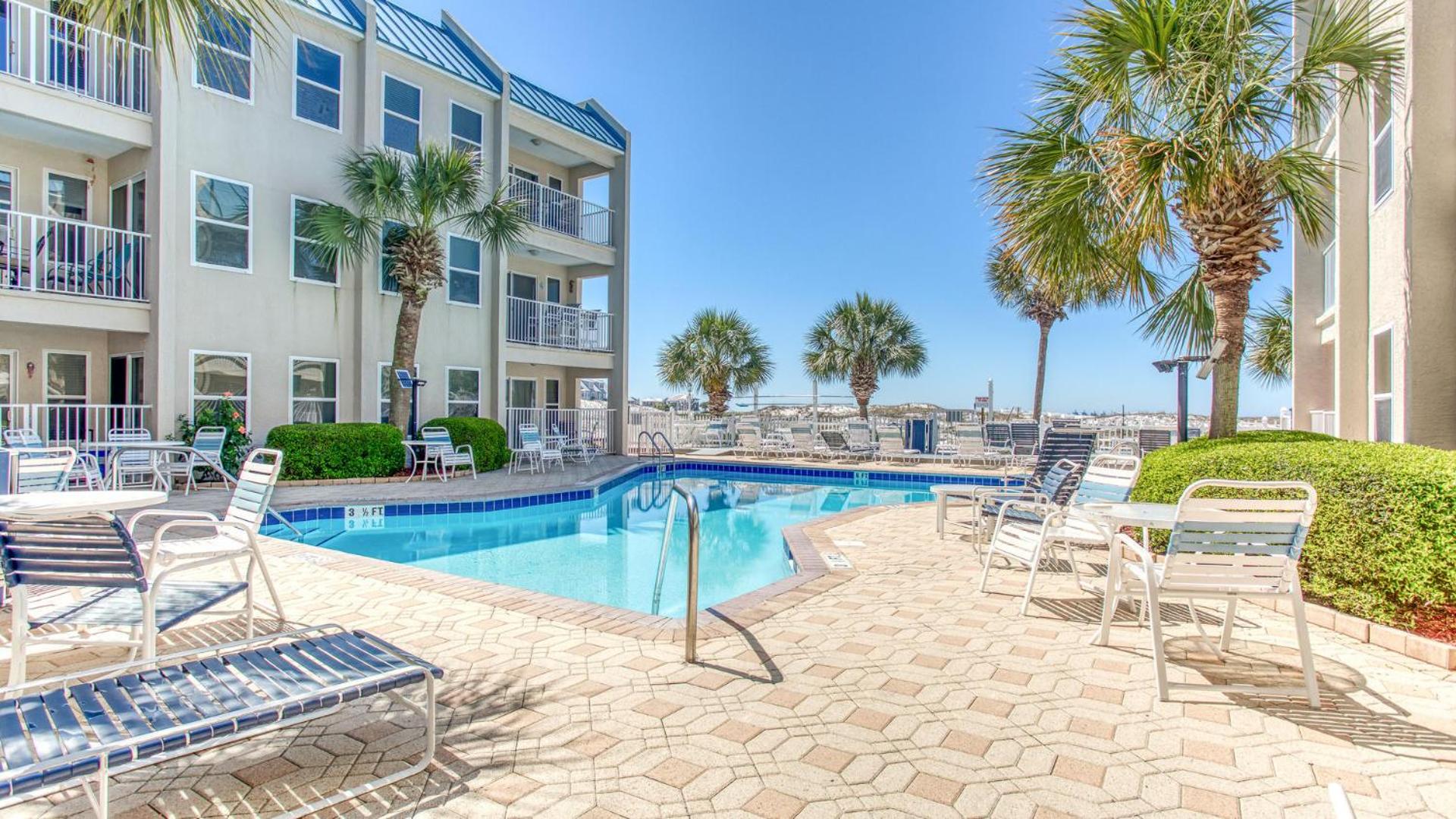 Poolside Villas 106 - Updated beachfront condo on Holiday Isle in Destin