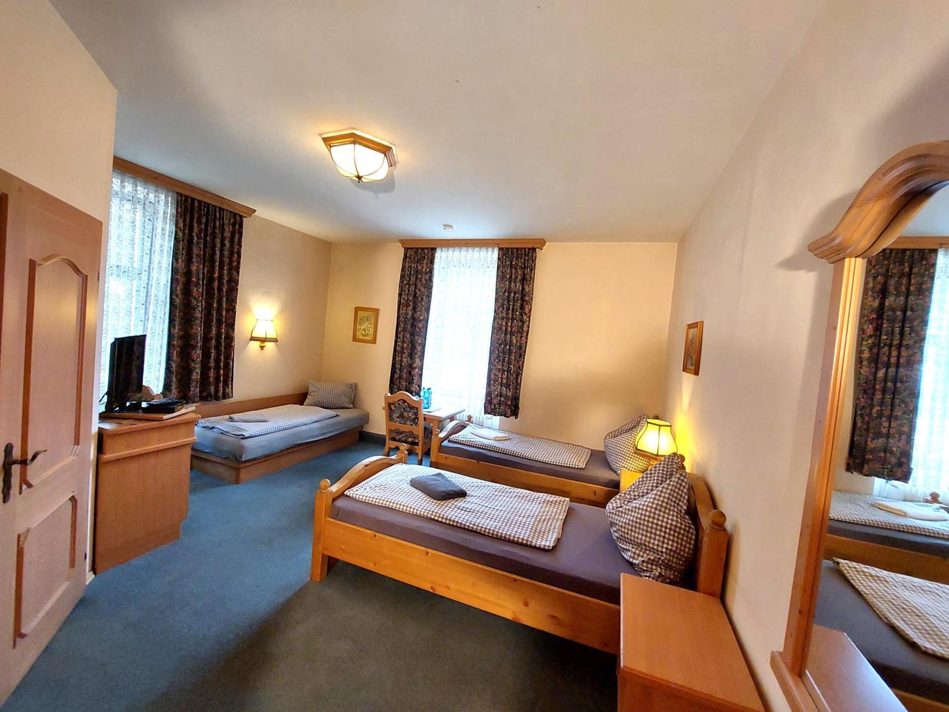 Triple Room with Private Bathroom