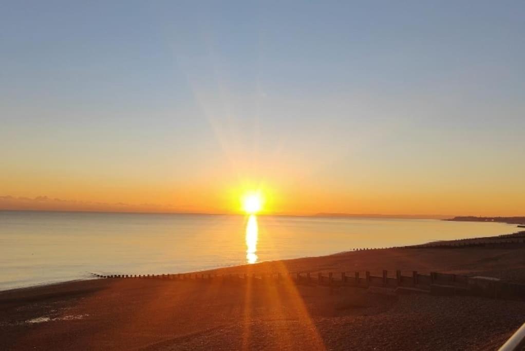 Stunning seafront flat,St Leonards