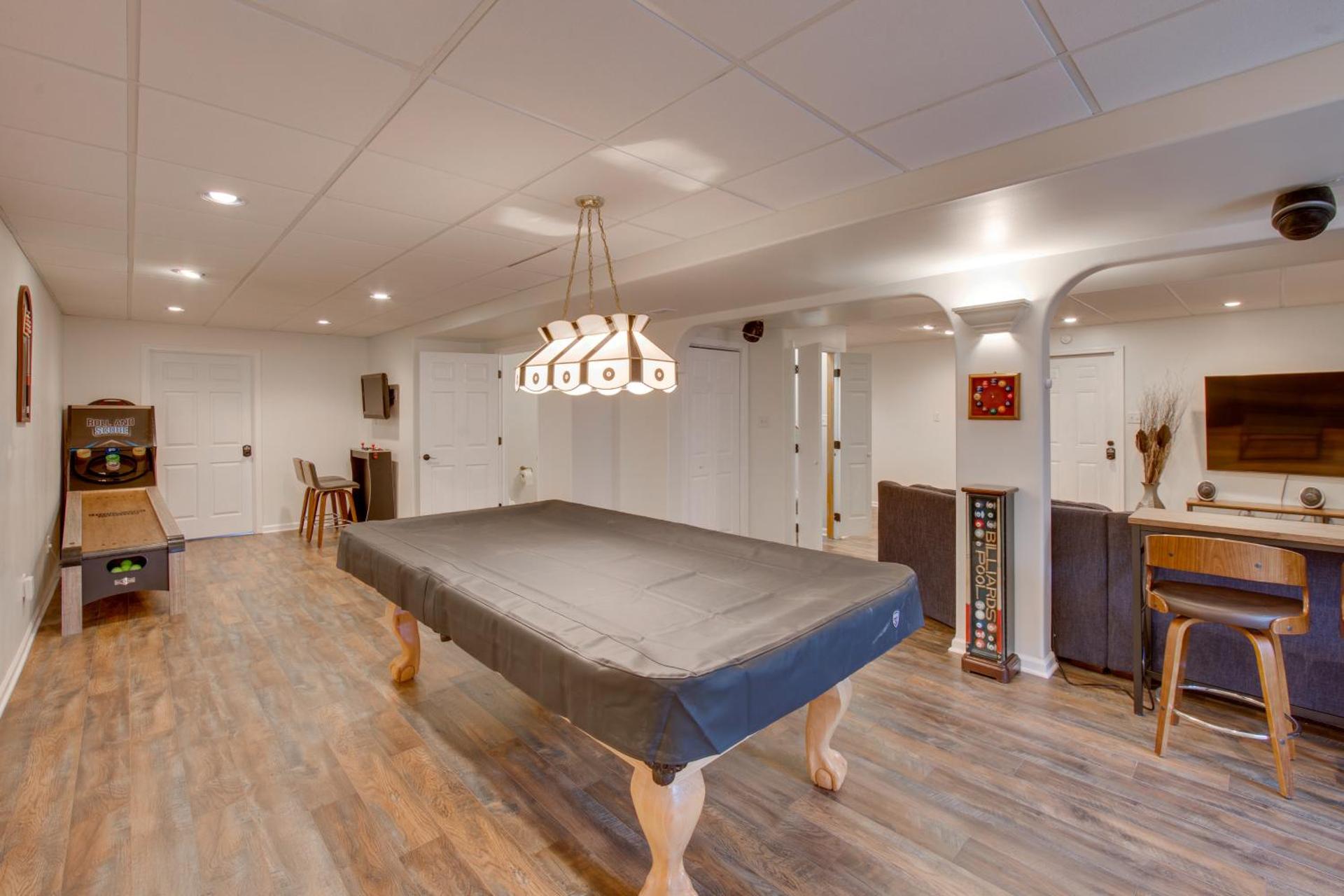Game Room and Covered Patio Hummelstown Hideaway