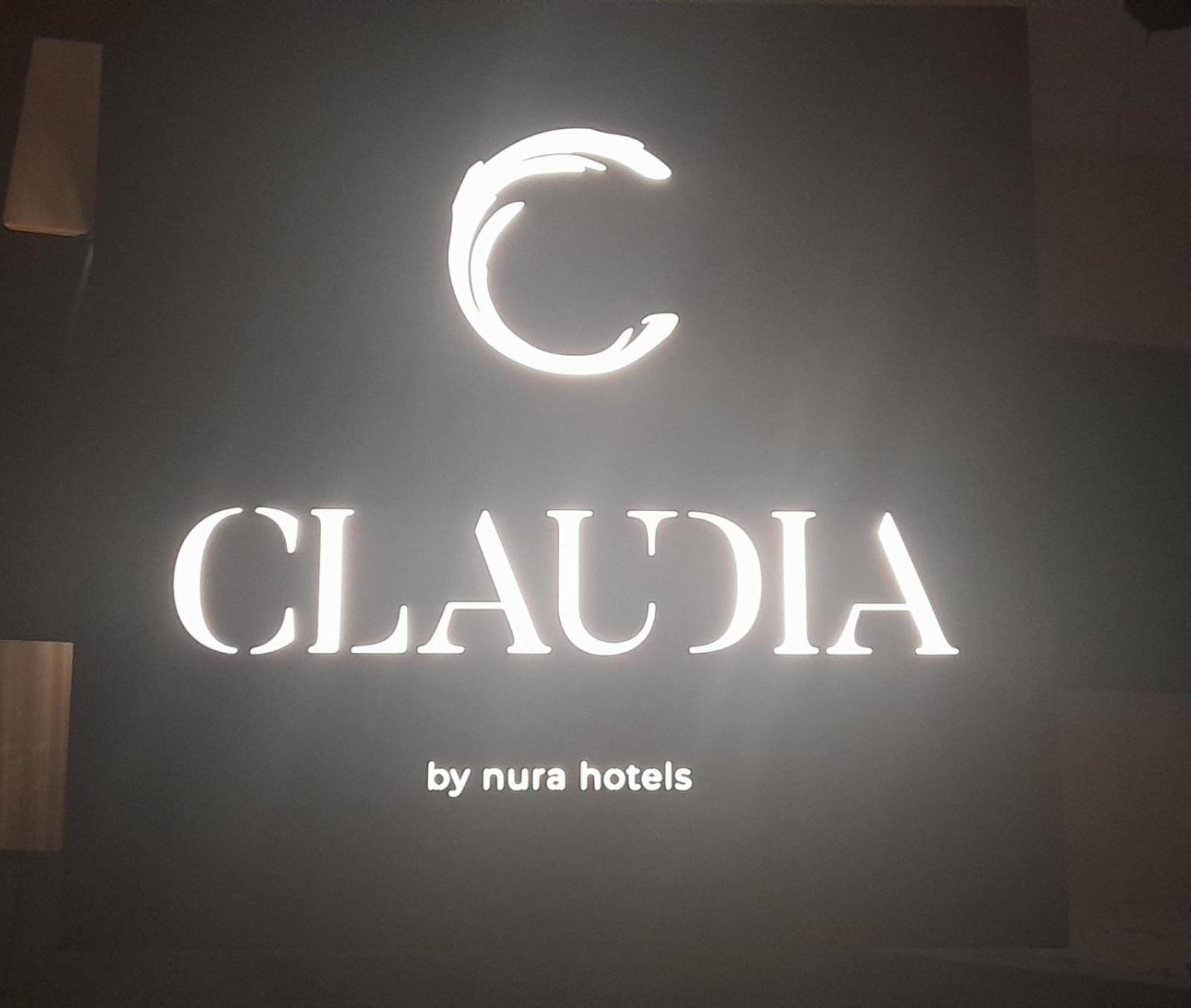 Claudia by Nura