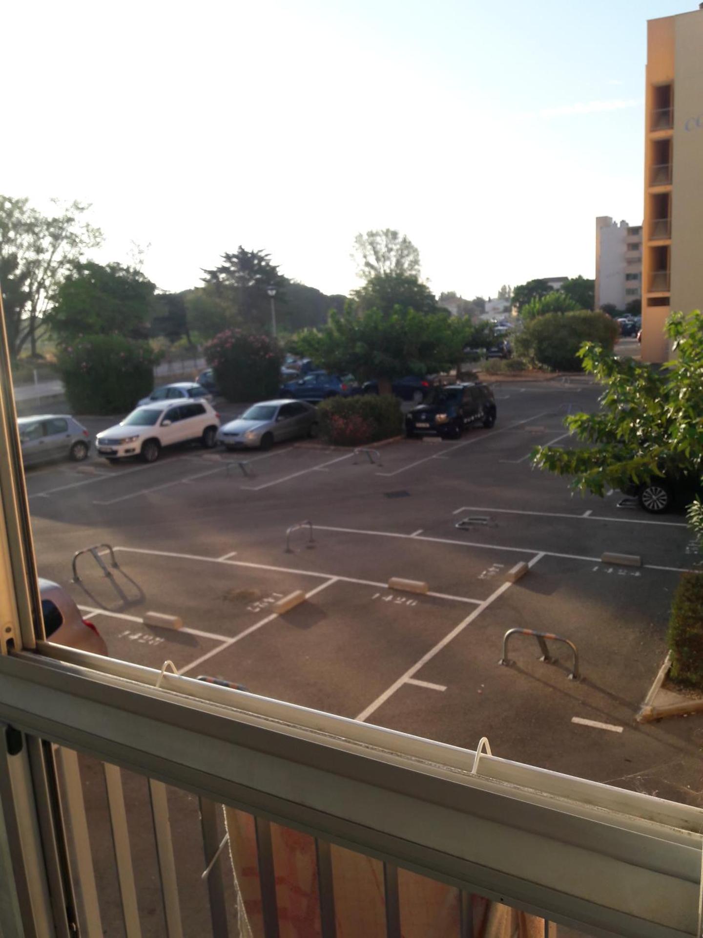 Joli appt 2 chambres et studio avec parking dans résidence ombragée et calme 5mns plage et commerces