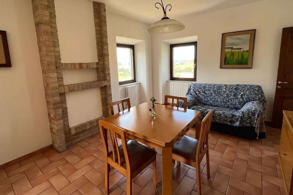 [Appartamento con vista] Finestra sulle colline