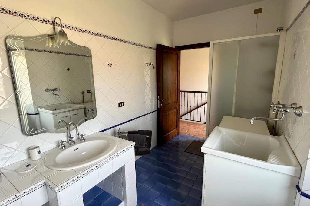 [Appartamento con vista] Finestra sulle colline