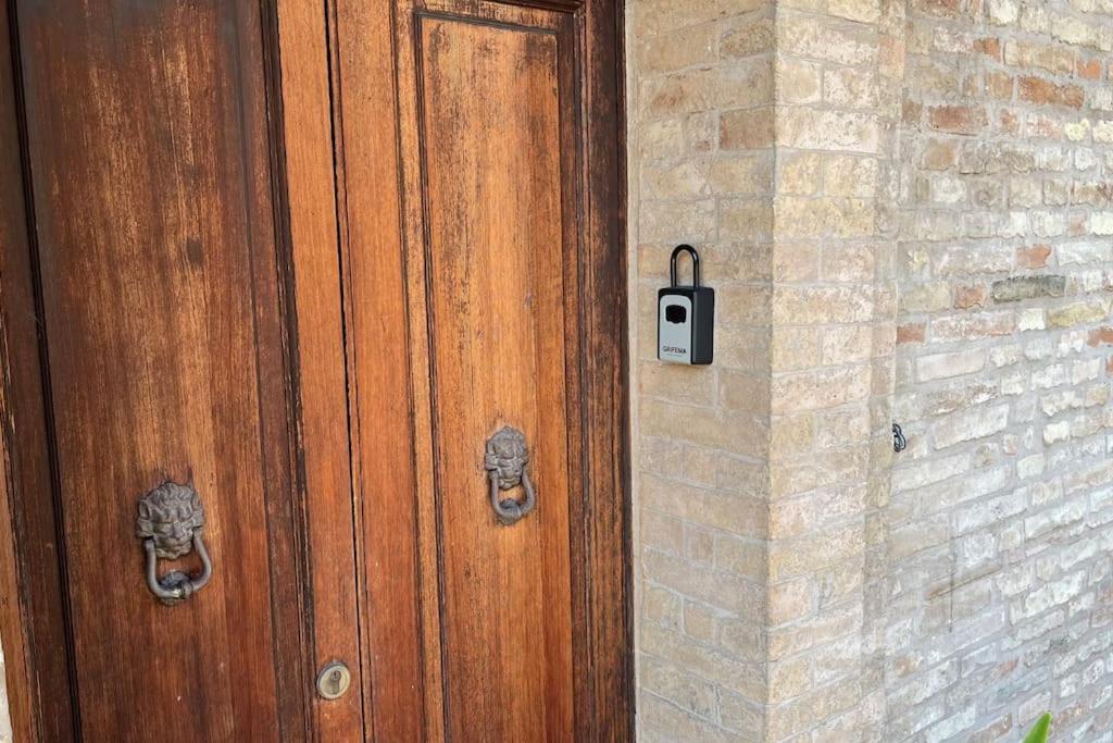 [Appartamento con vista] Finestra sulle colline