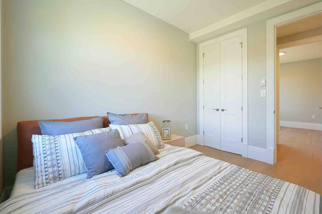 Four bedrooms New Lovely Duplex House-1628