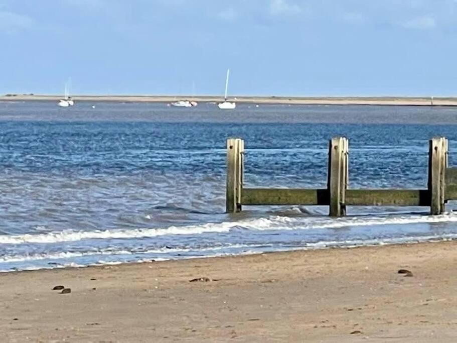 Seafront Apartment with Stunning Views