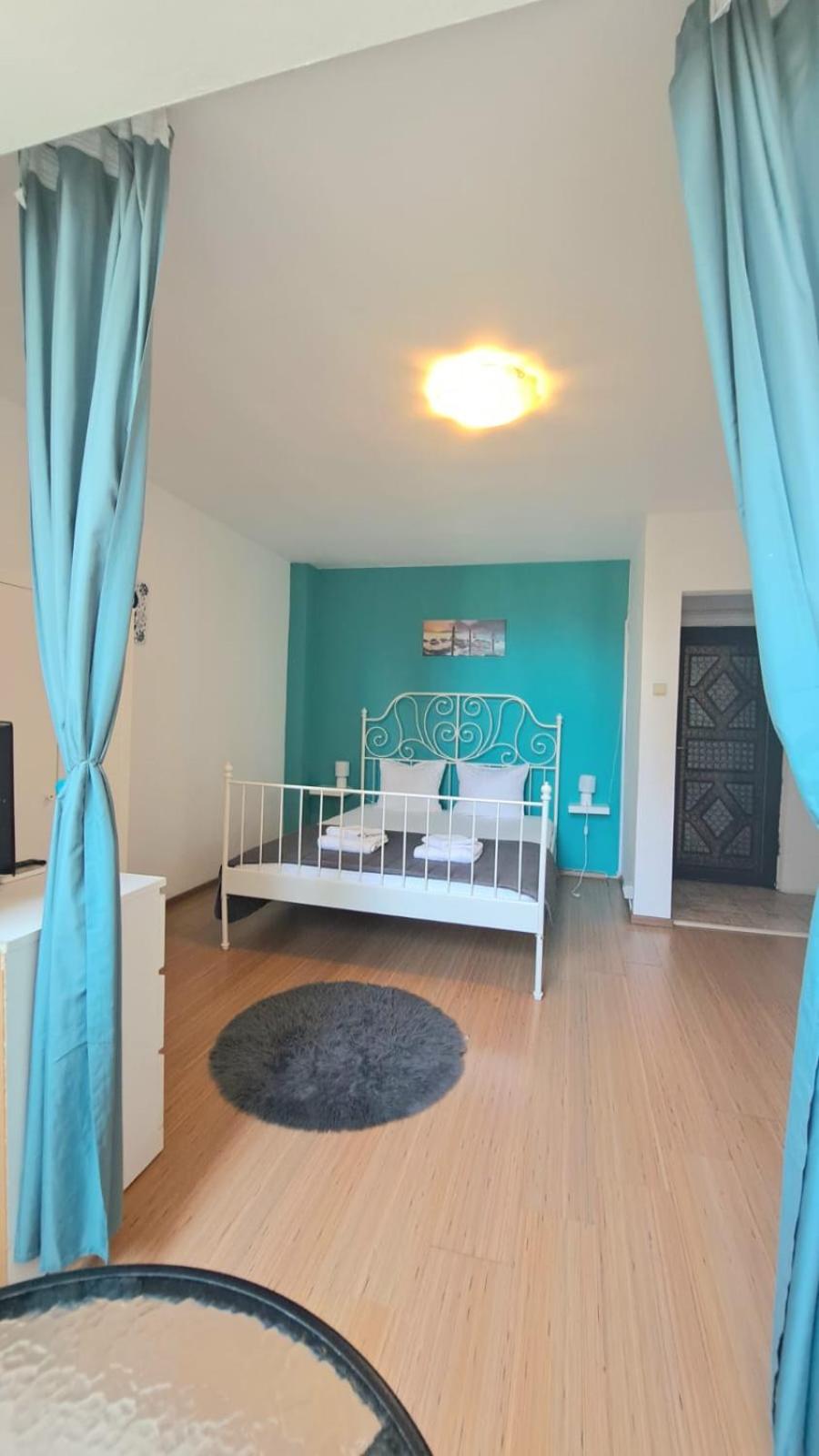 Închiriez garsoniera în regim hotelier unirii