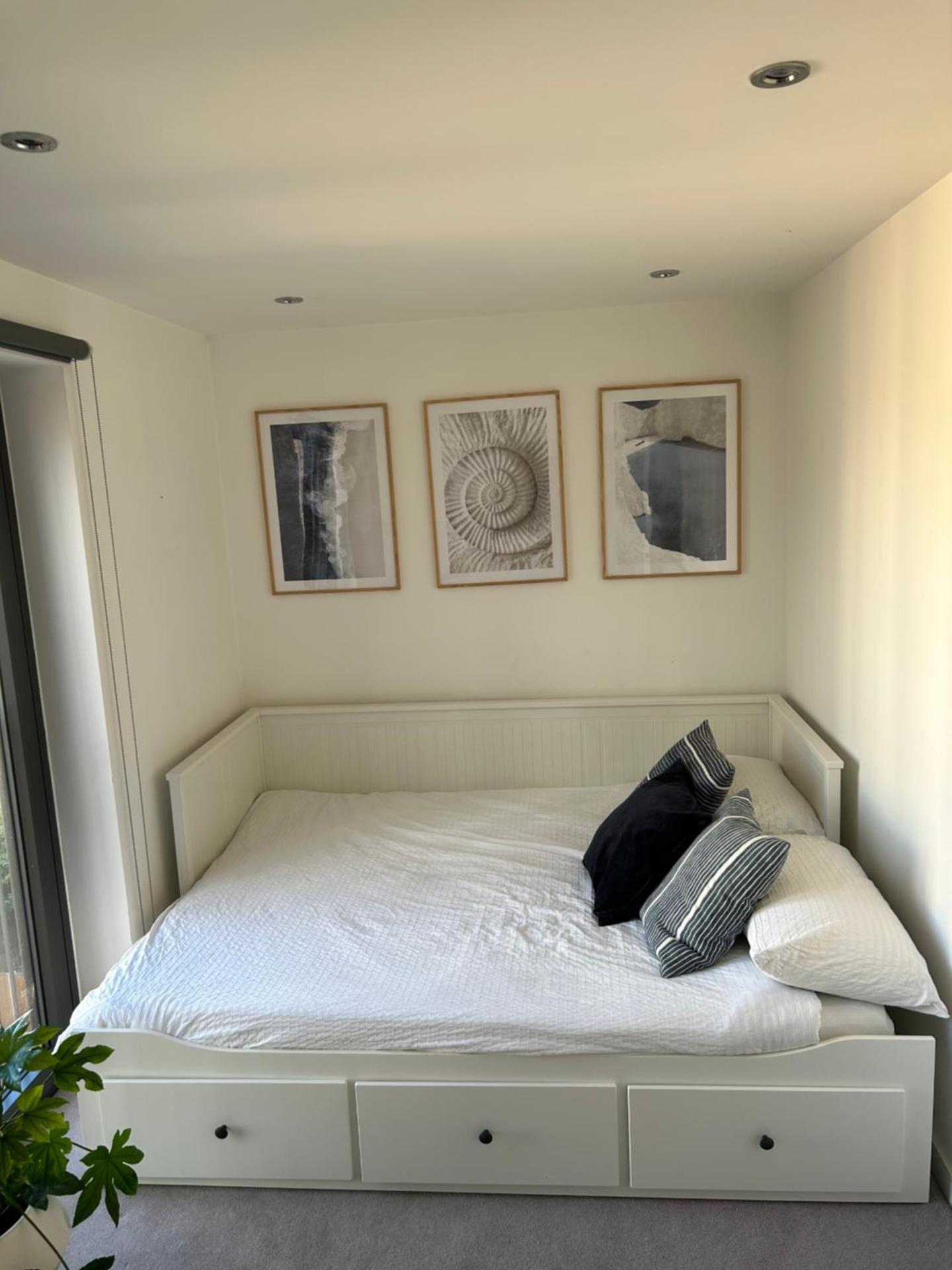 Cosy bedroom in Luxury apartment