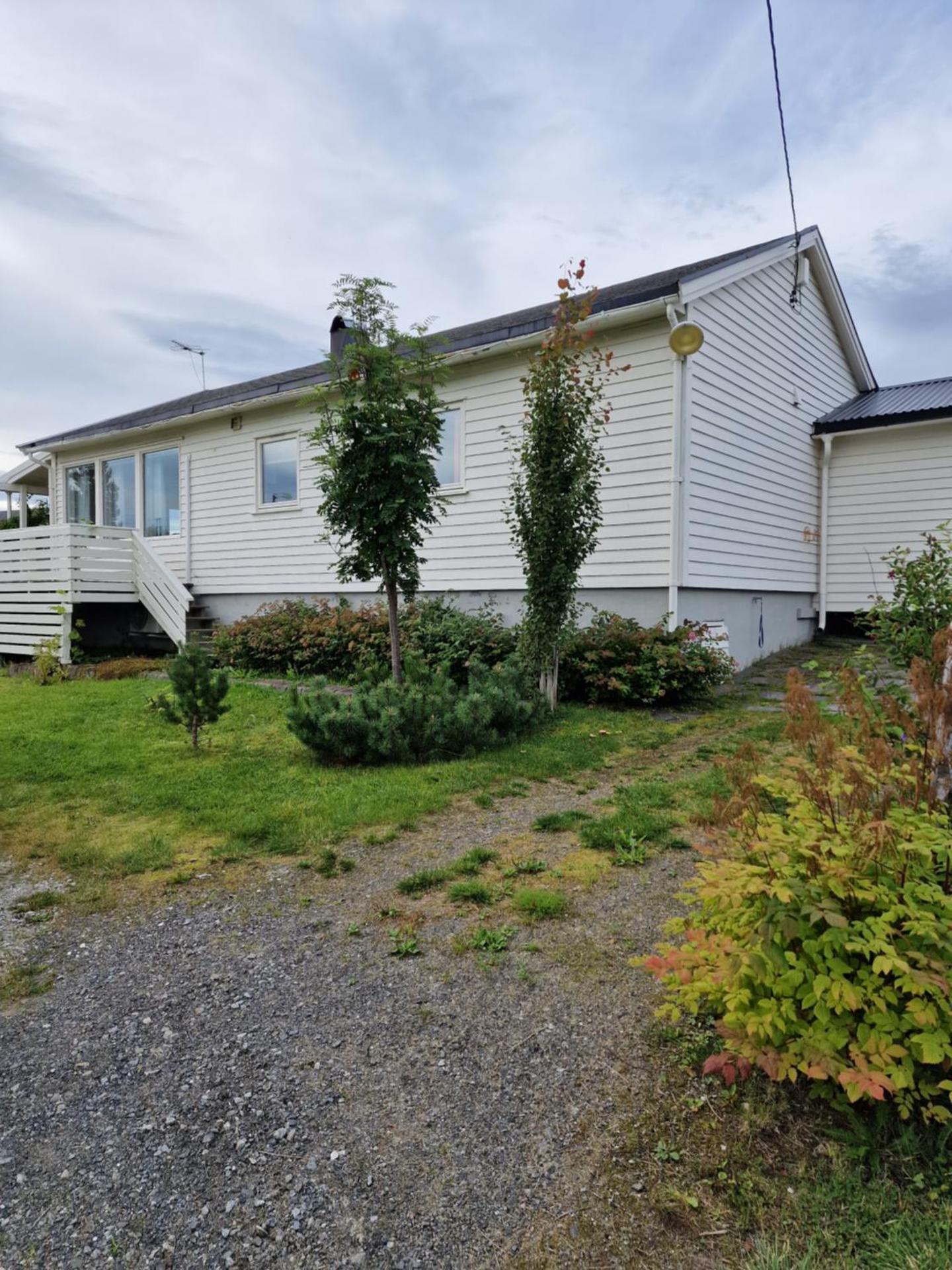 Warm and cozy cottage, Great location