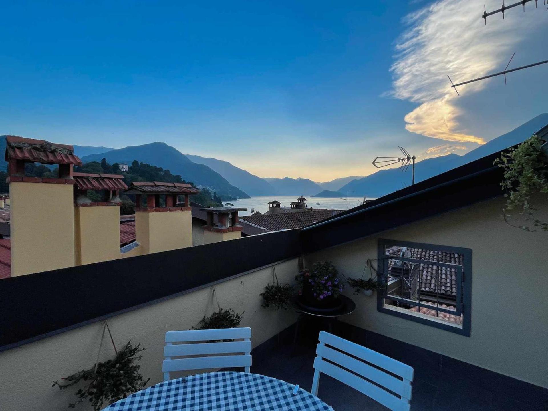 Skyway apartment with private lake view terrace