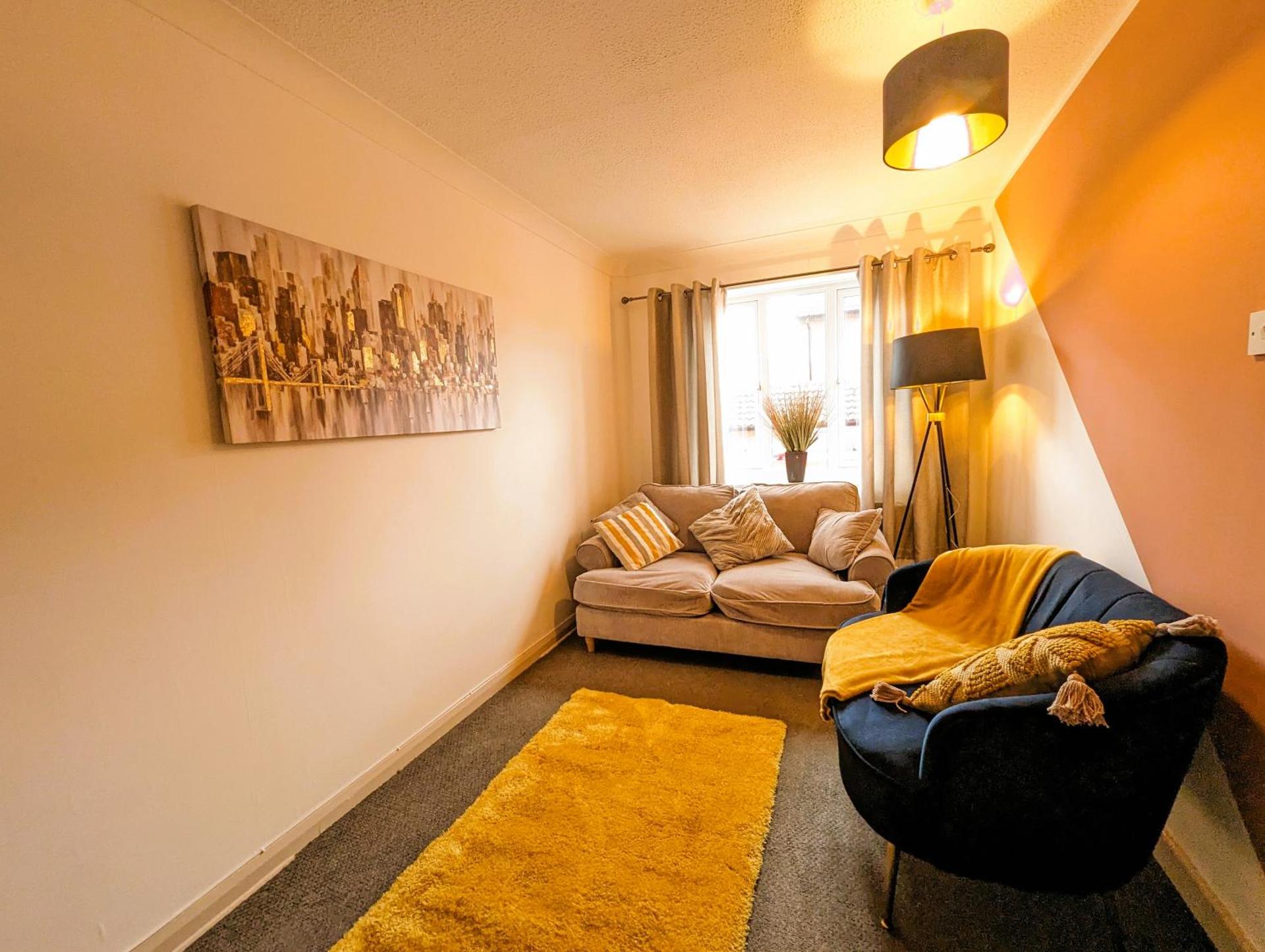 Communal lounge/ TV room