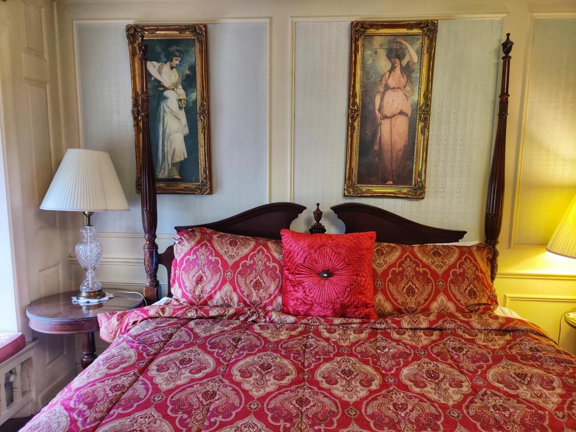 King Studio with Sofa Bed