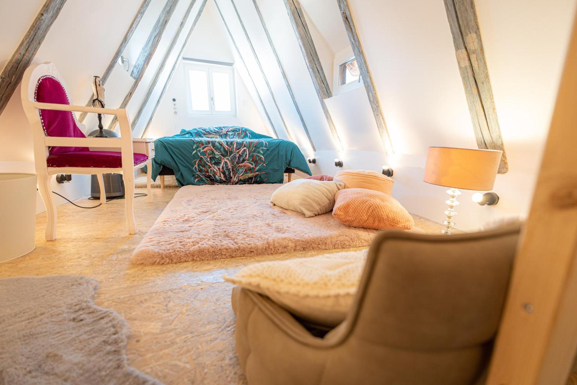 Photo of the whole room