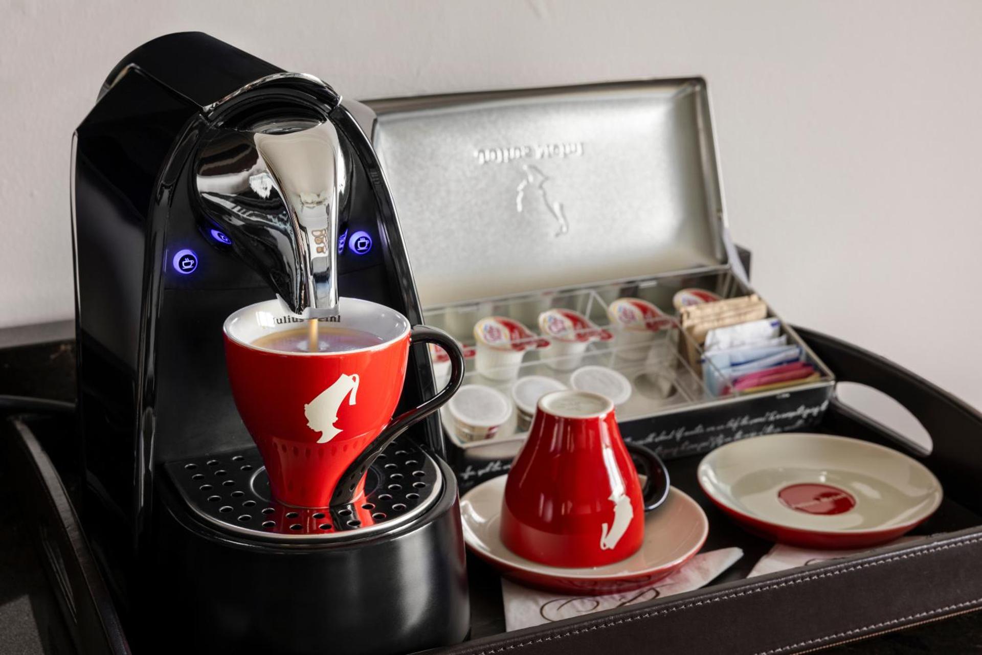 Coffee/tea facilities