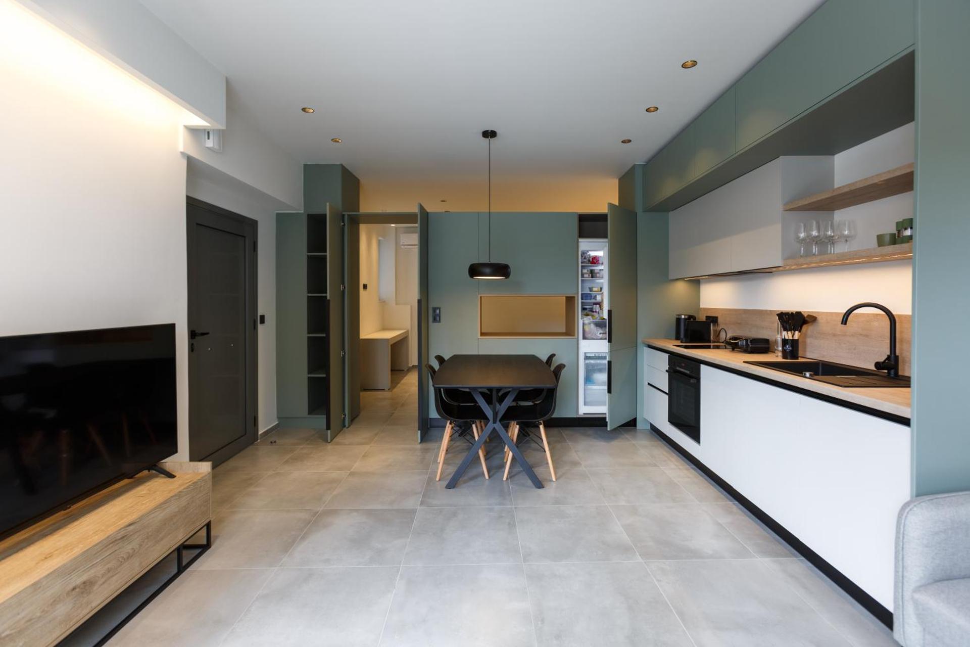 Kitchen or kitchenette