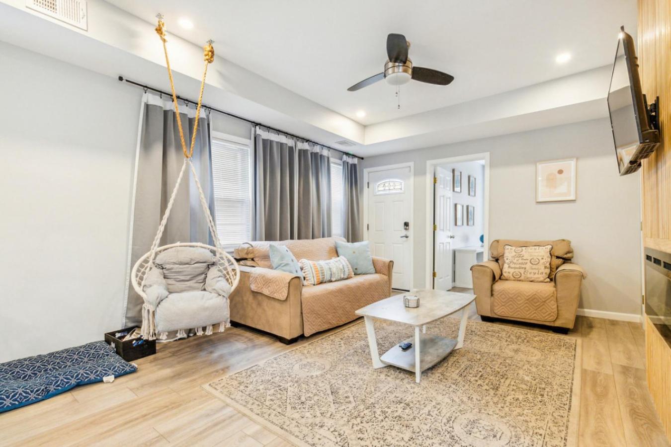 Next to Convention Center, Dave and Busters and Shops with parking