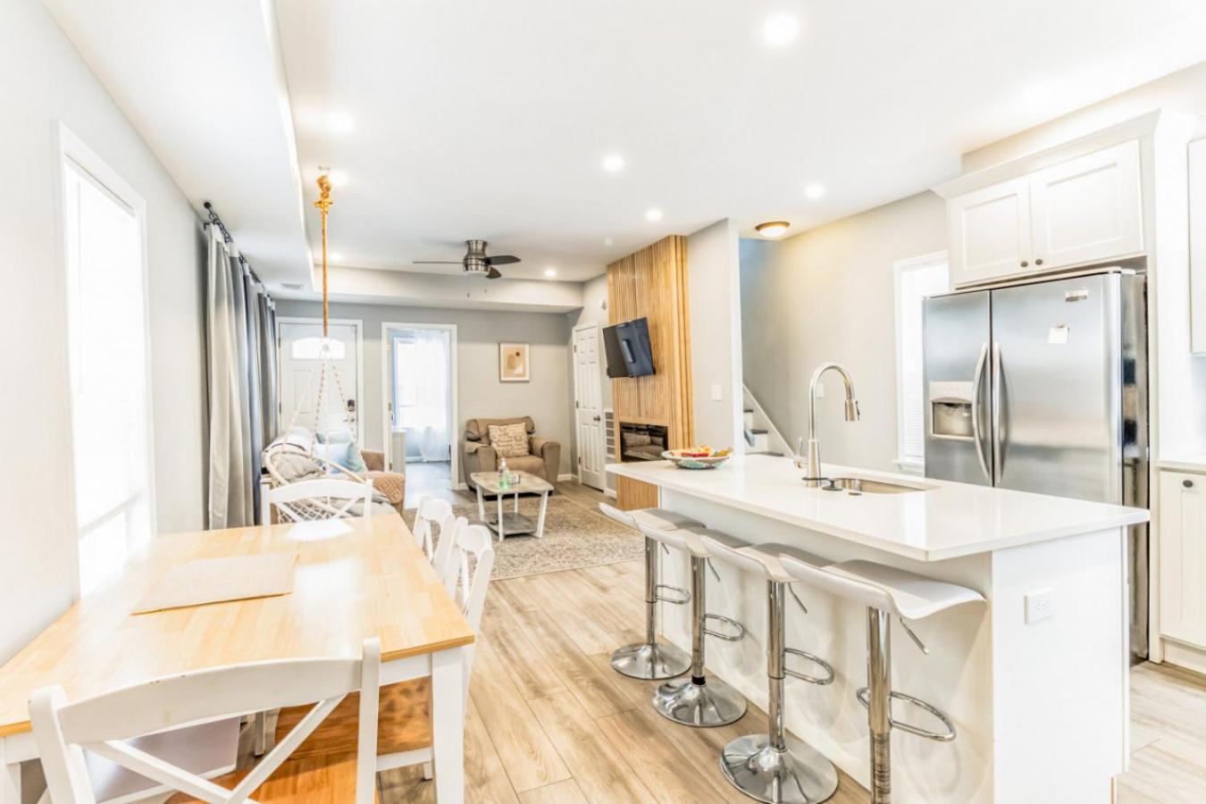 Next to Convention Center, Dave and Busters and Shops with parking