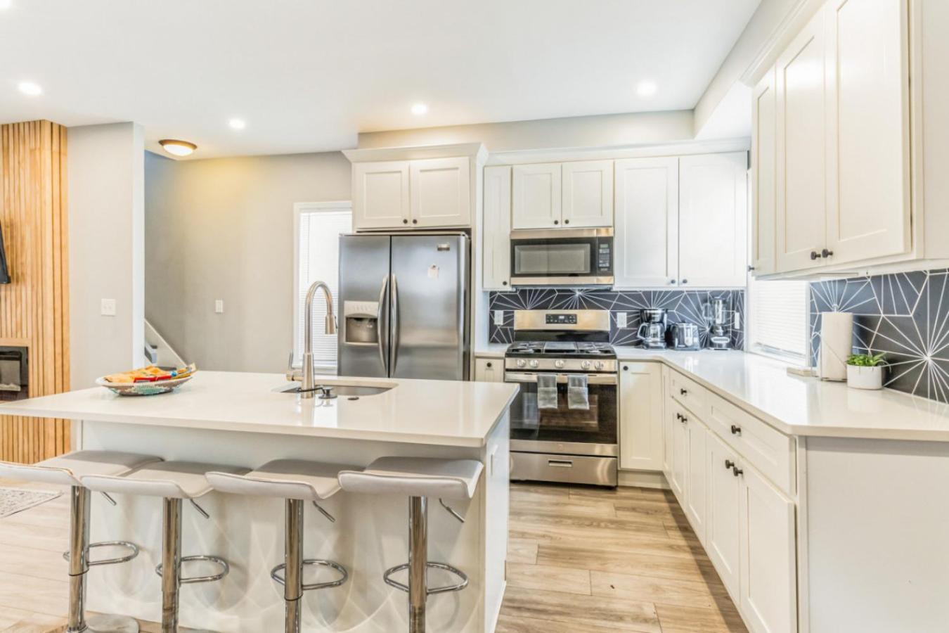 Next to Convention Center, Dave and Busters and Shops with parking