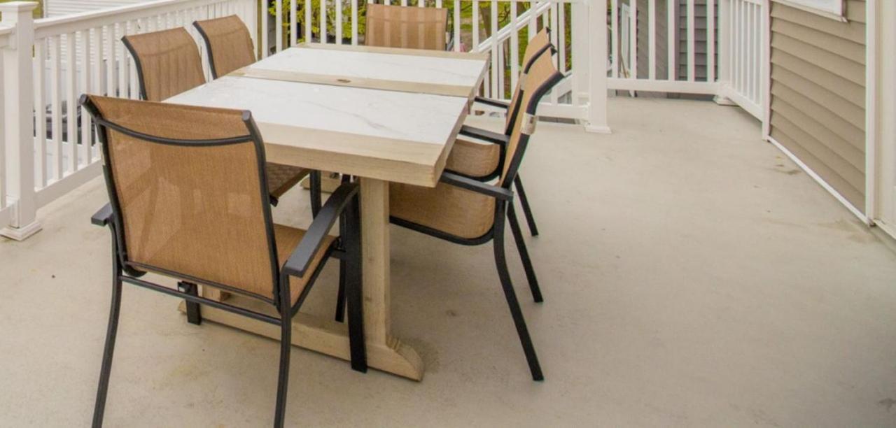 Next to Convention Center, Dave and Busters and Shops with parking