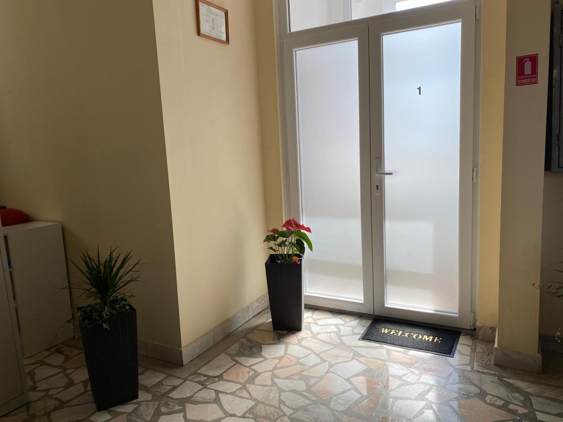 Studio 27mp - Dormitor cu baie proprie - Balcon - Bucatarie complet utilata
