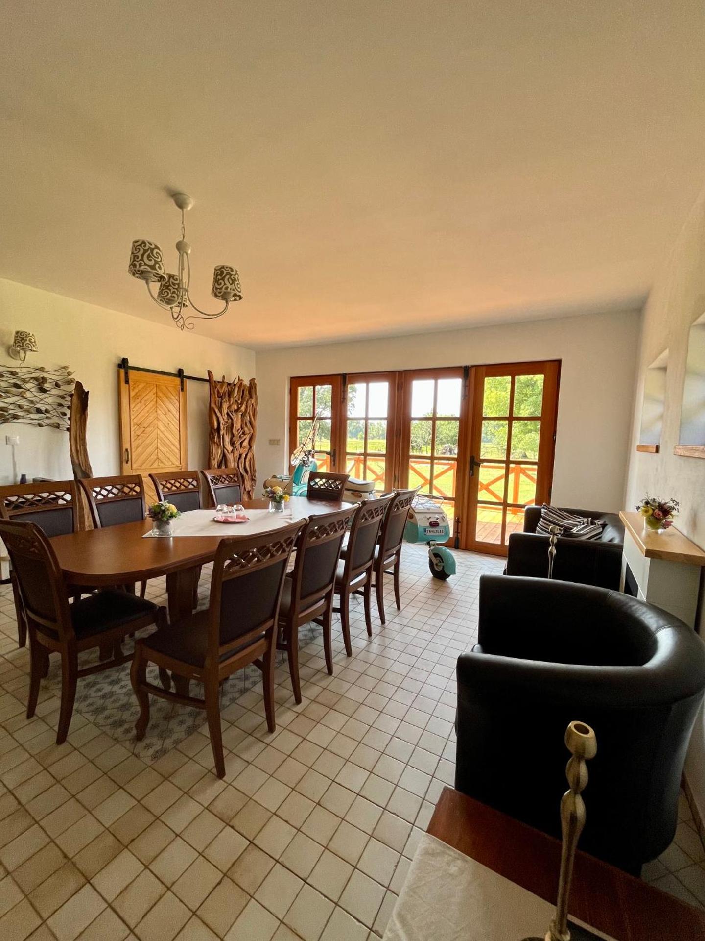 Communal lounge/ TV room