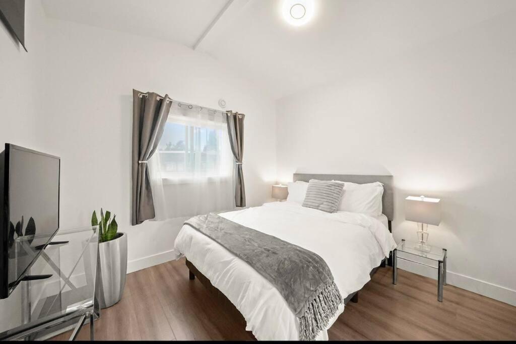 Entire NEW Cozy and Modern 2-storey HOUSE