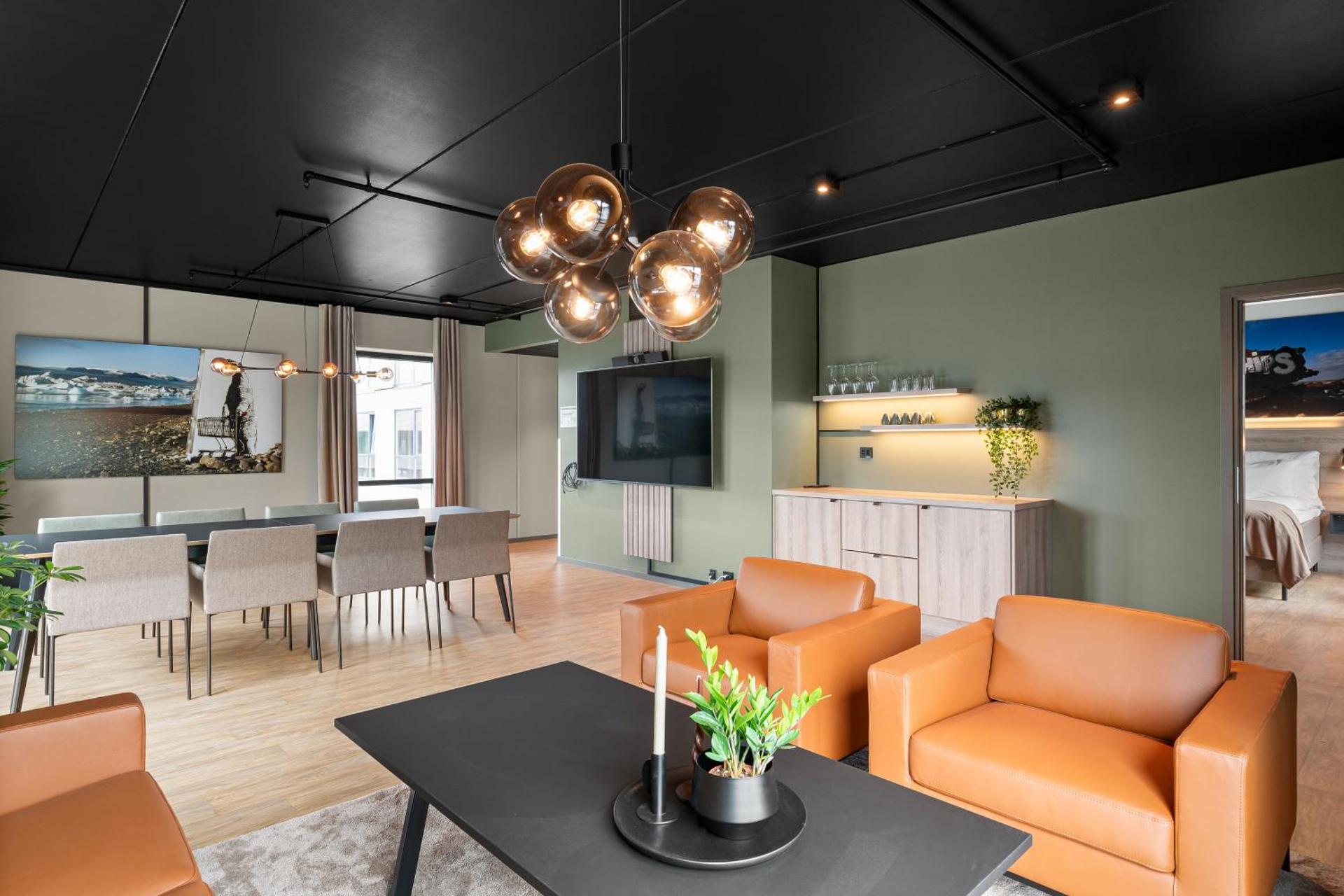 Communal lounge/ TV room