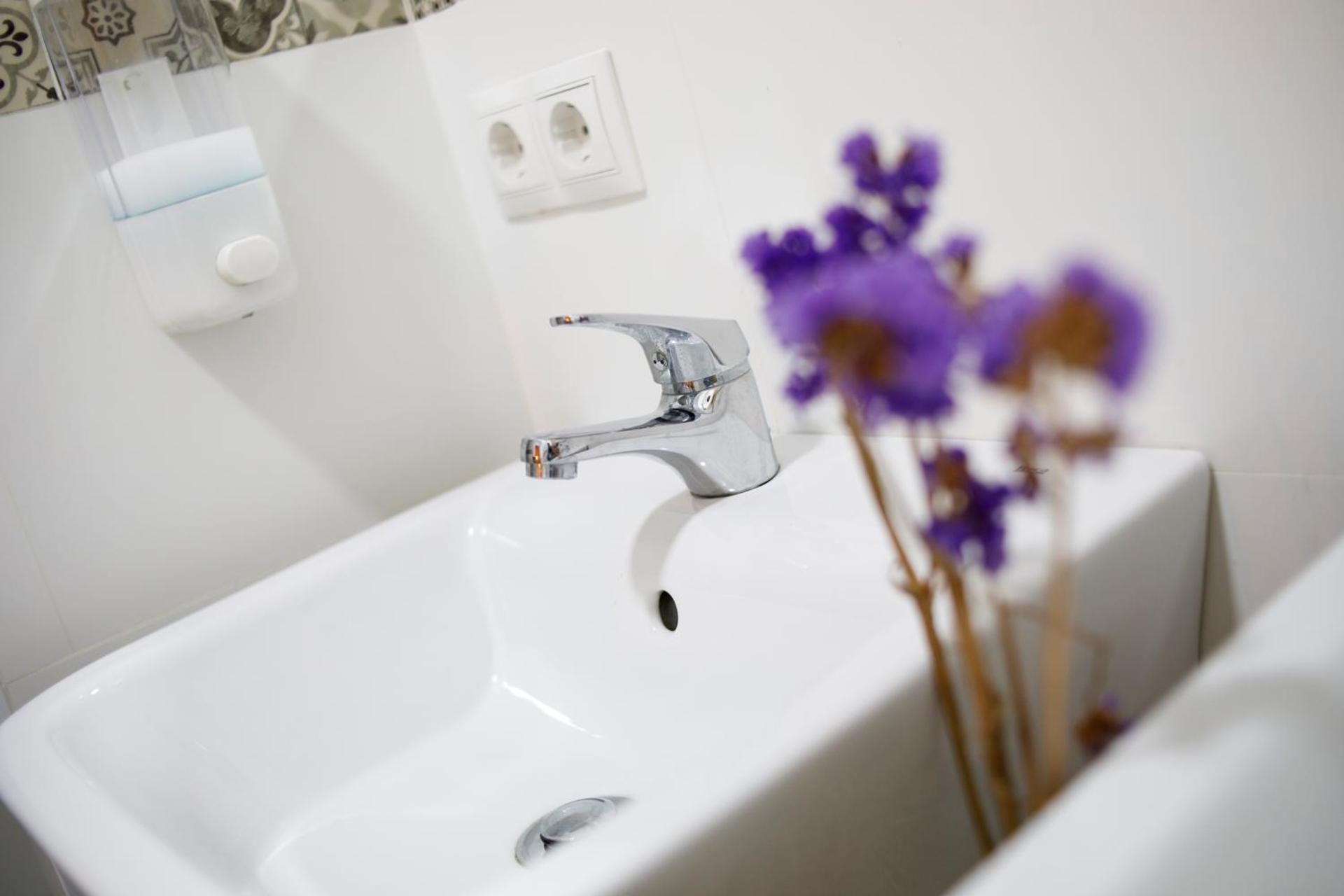 Bed in 10-Bed Mixed Dormitory Room
