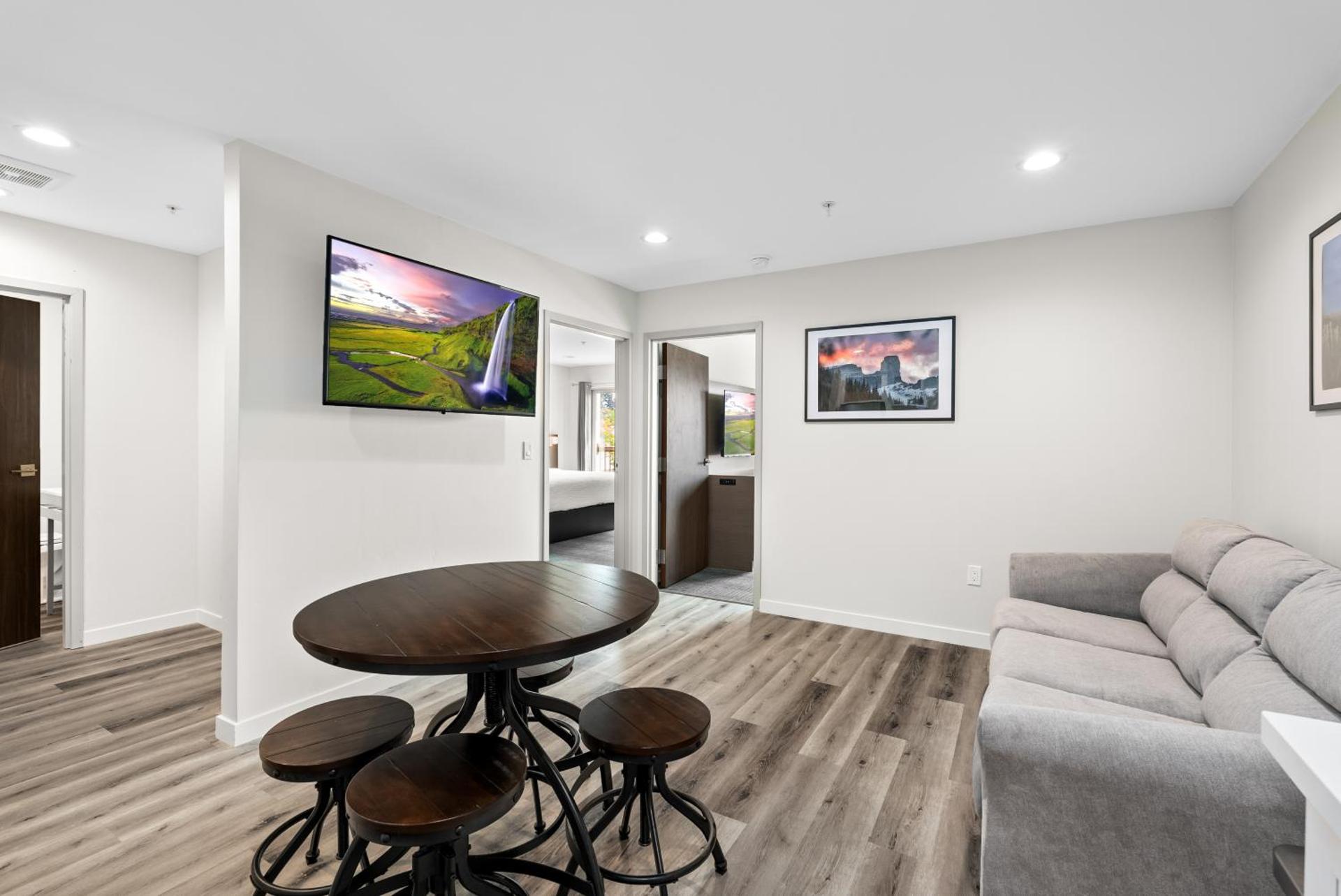 Sandpoint Hotel & Suites Downtown