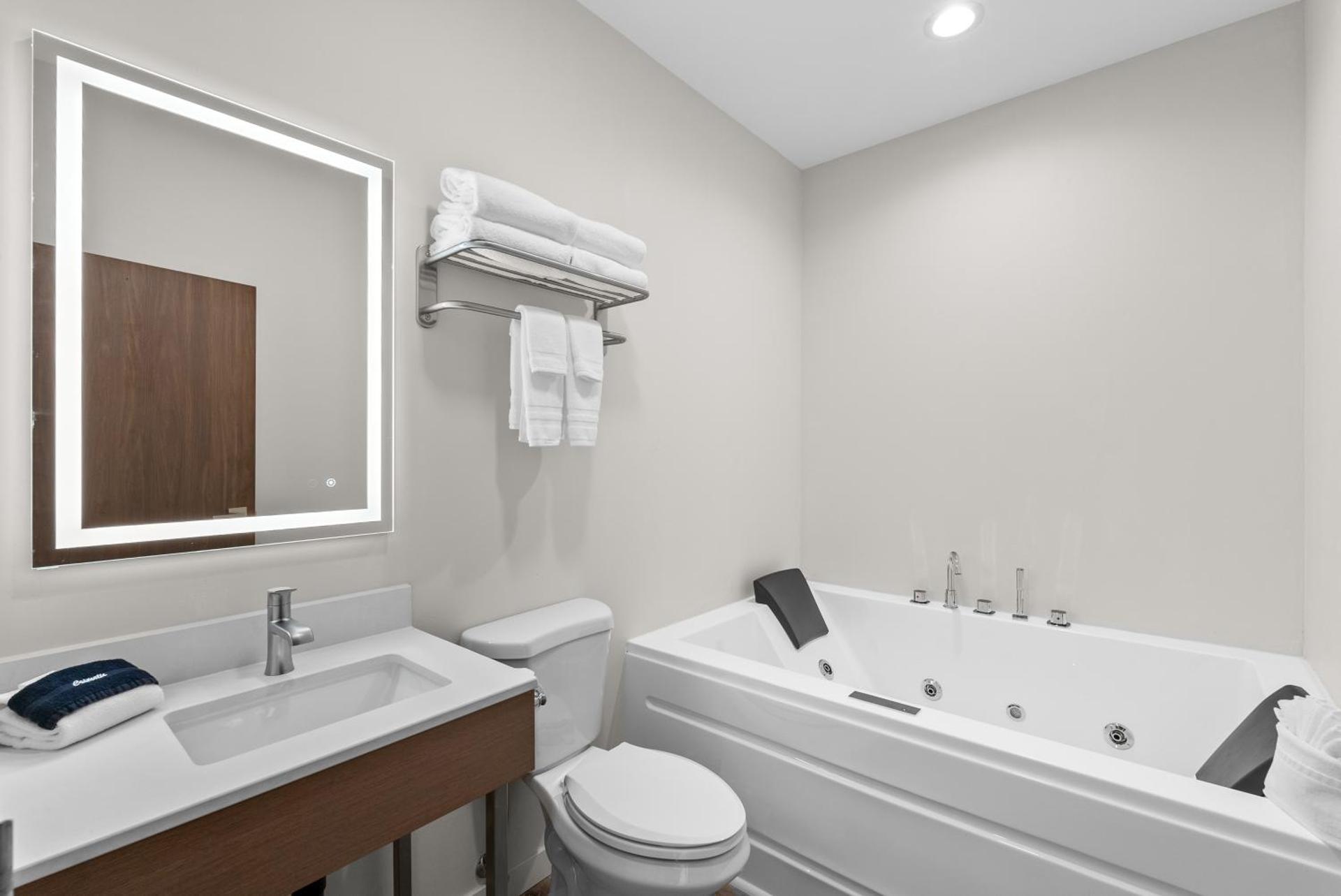 Sandpoint Hotel & Suites Downtown