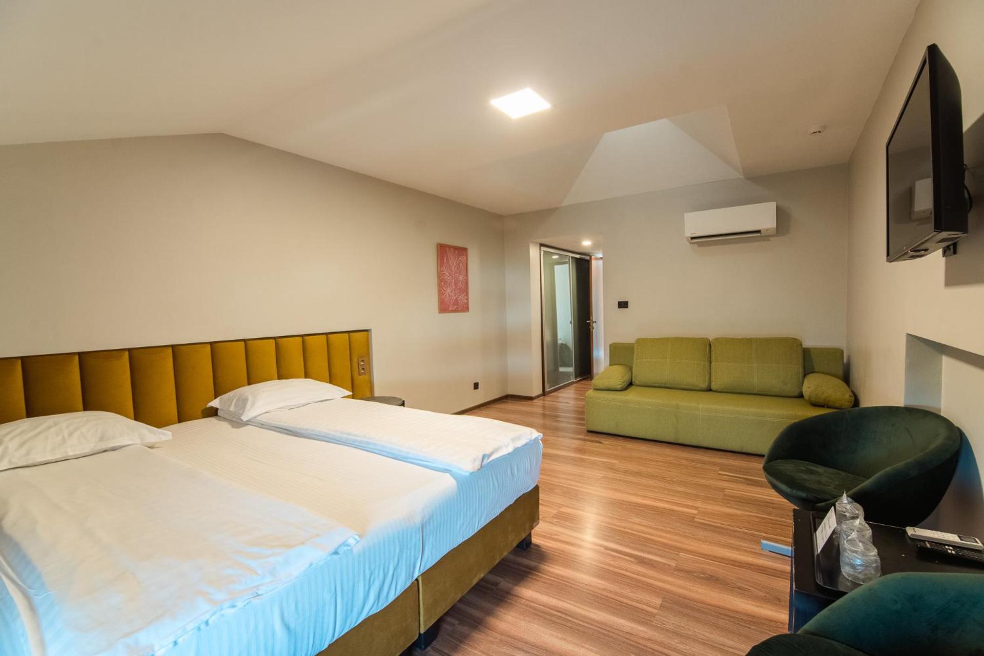 Photo of the whole room