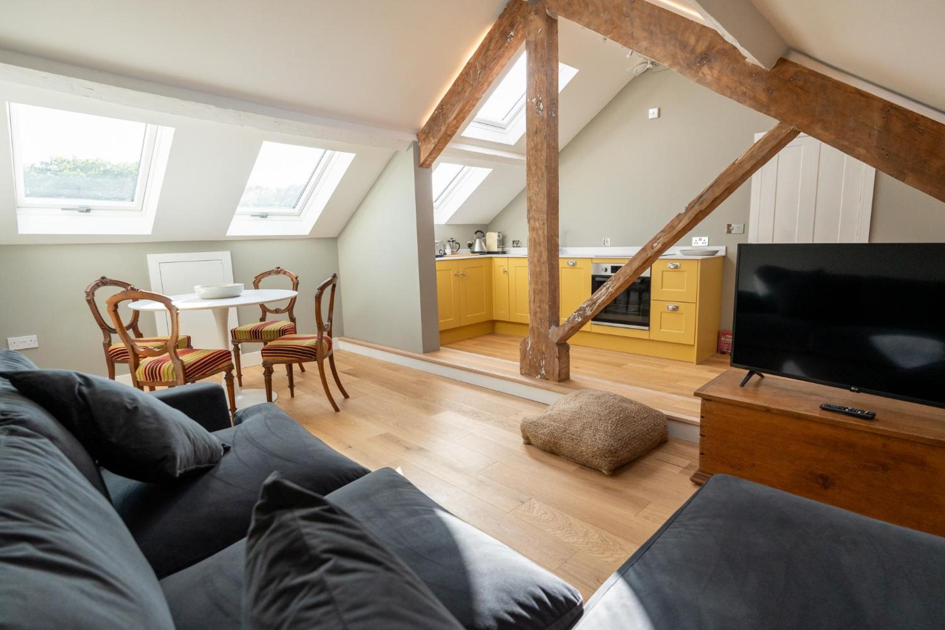 Communal lounge/ TV room