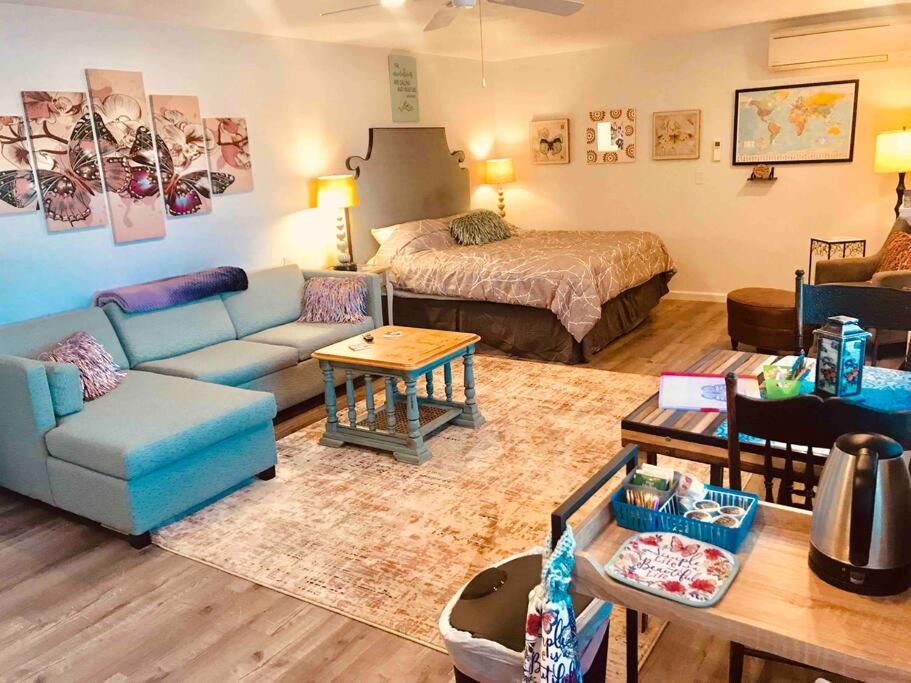 Butterfly Suite Hot Tub BBQ Private