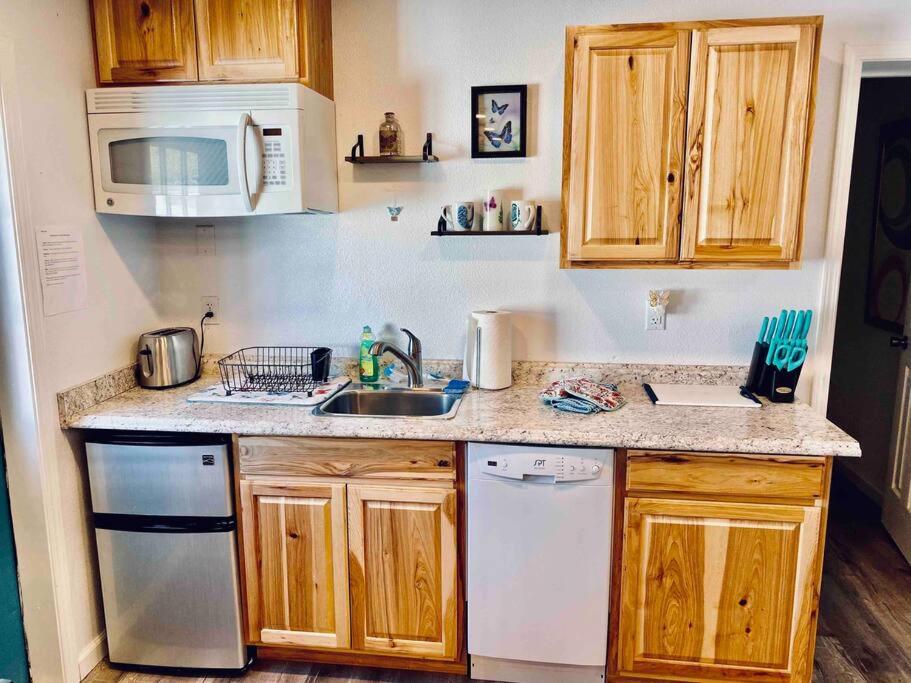 Butterfly Suite Hot Tub BBQ Private