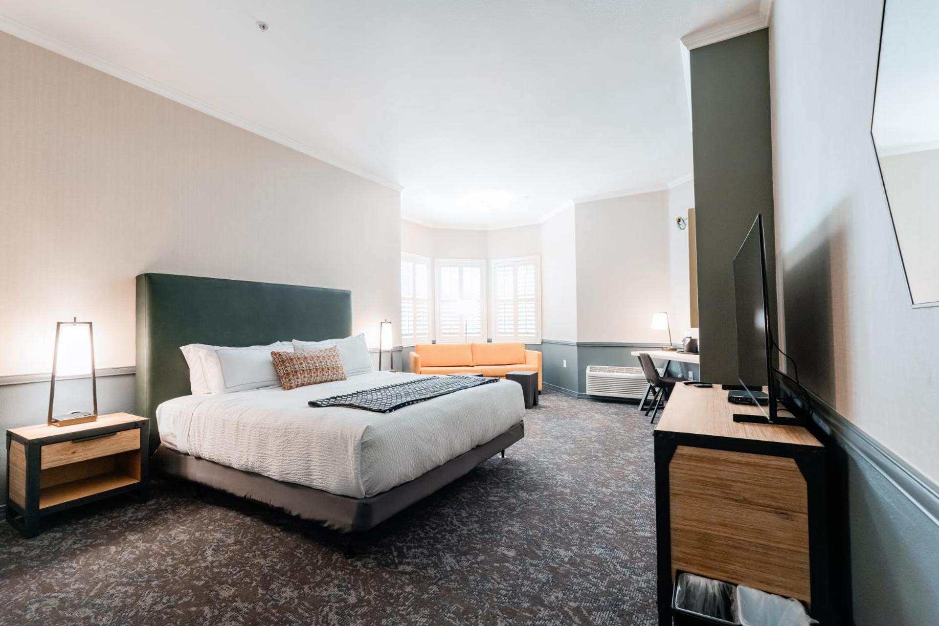 Hotel NoBo Cascade, Tapestry Collection by Hilton