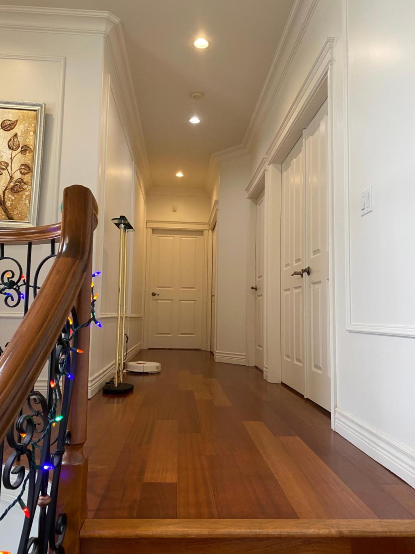 independent entrance cozy room with private bathroom close to YVR Richmond