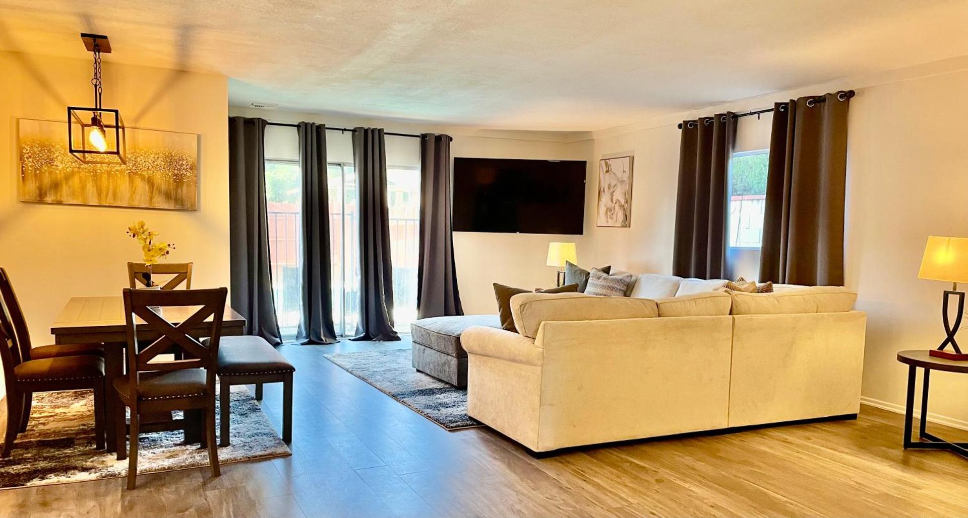 Communal lounge/ TV room