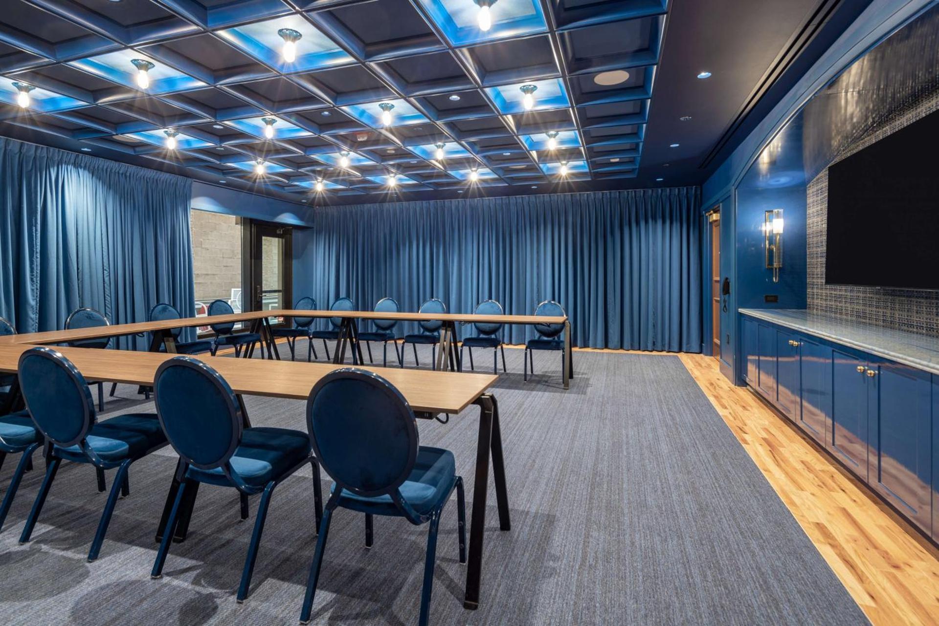 Meeting/conference room