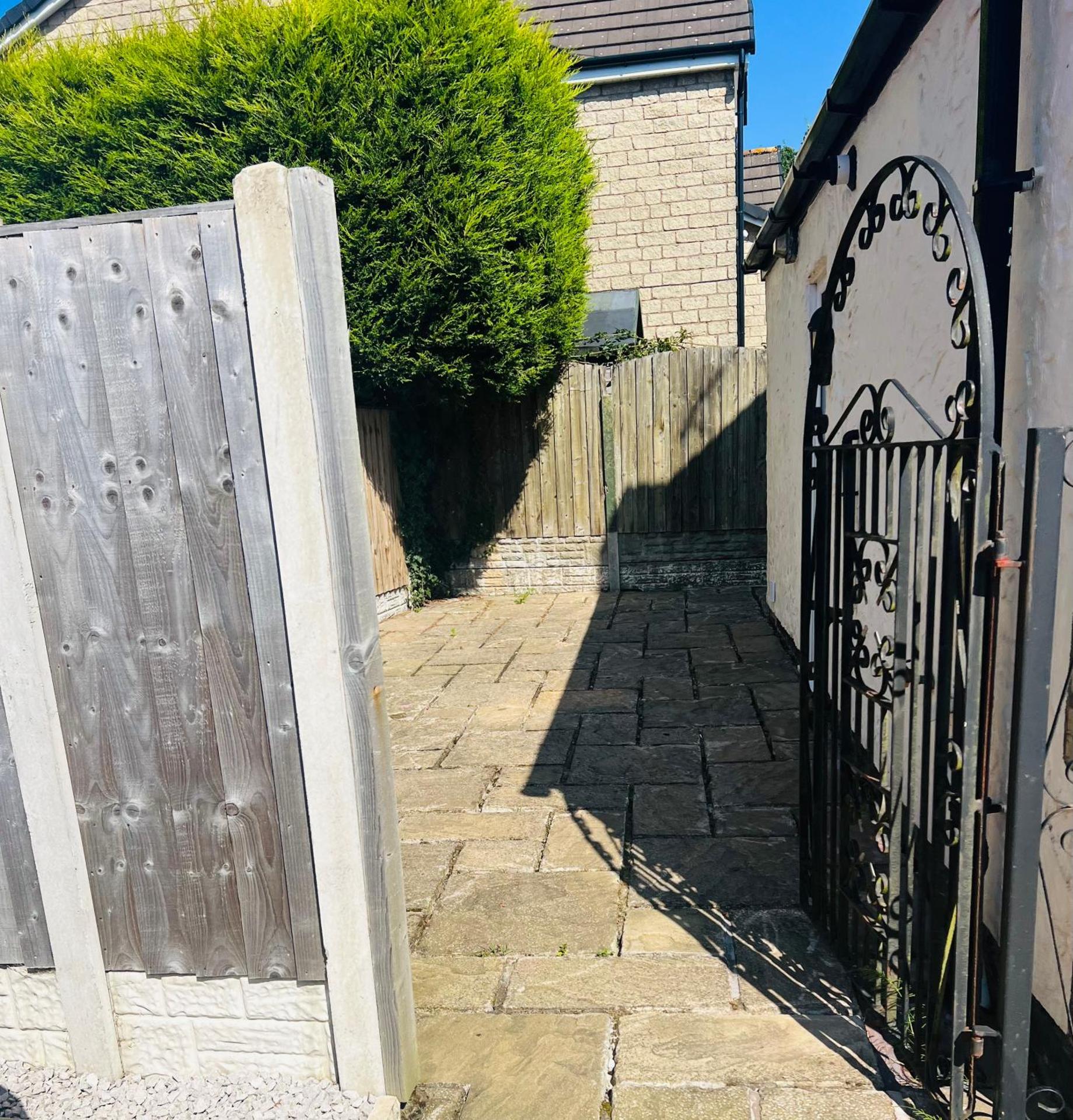 Willow Cottage - Billinge Wigan, sleeps 4 , parking and garden