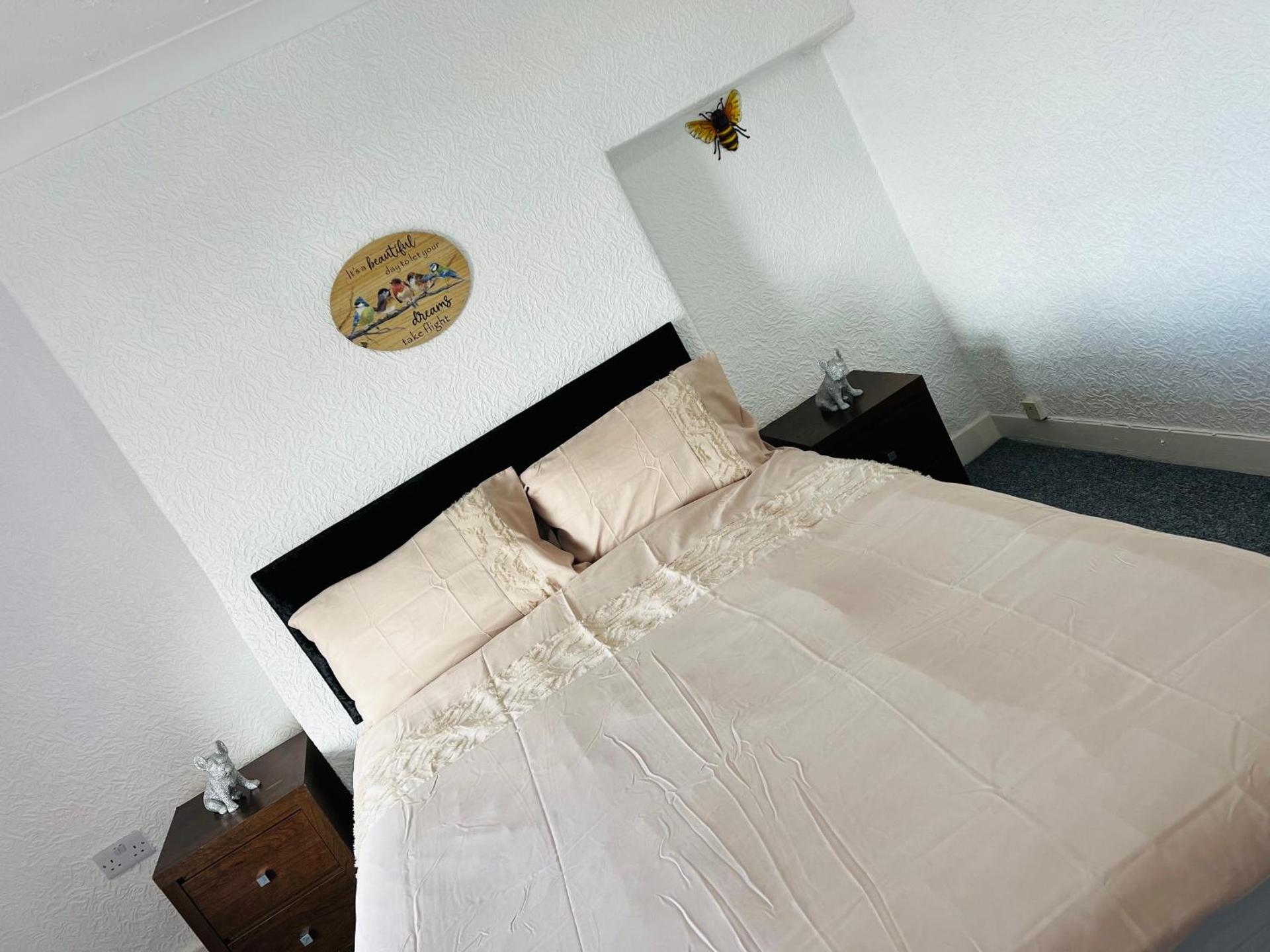 Willow Cottage - Billinge Wigan, sleeps 4 , parking and garden