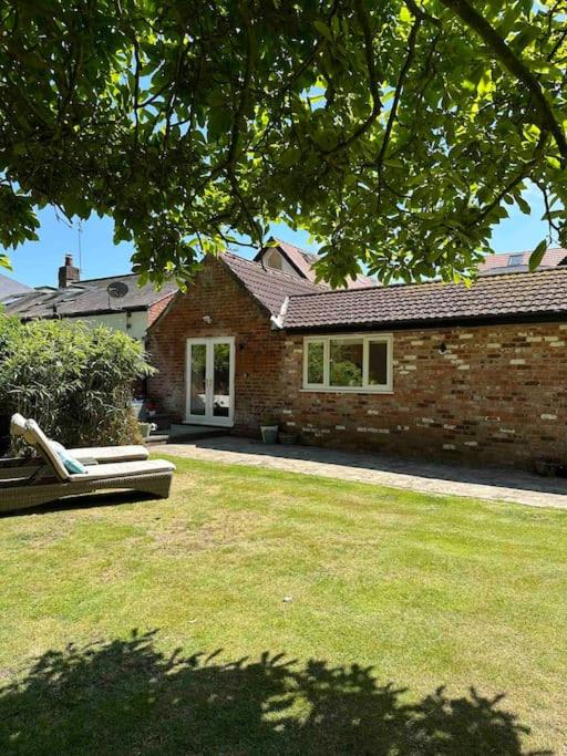 Leafy lodge in Lytham