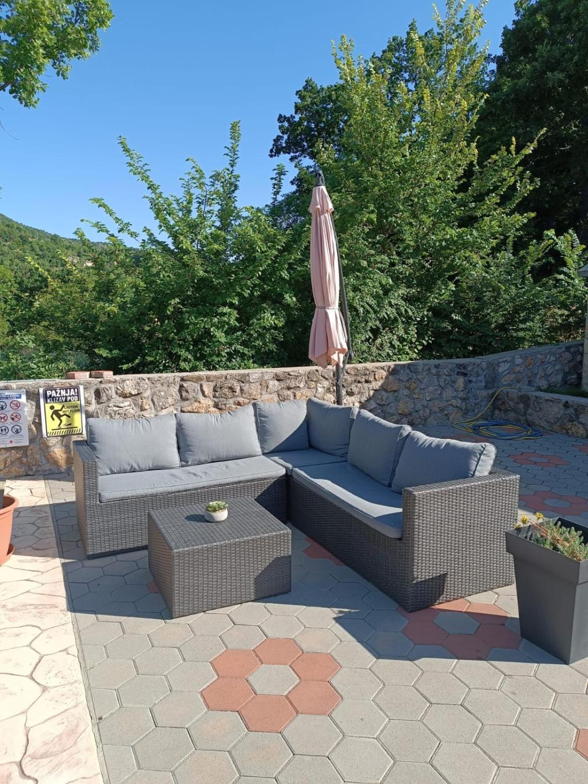 Kuća za odmor ARIJA sa velikim vanjskim bazenom